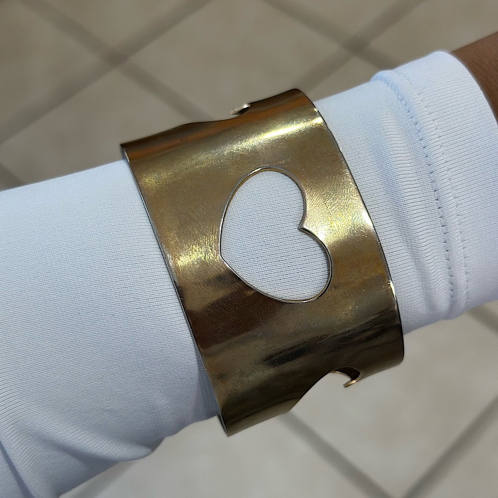 Cute Medal Wristband with Hearts